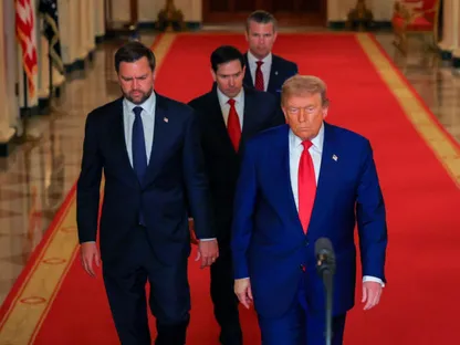 ترمب يلمّح لتغيير النظام في طهران: لنجعل إيران عظيمة مرة أخرى