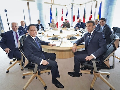زعماء دول مجموعة السبع والرئيس الأوكراني فولوديمير زيلينسكي خلال اجتماعهم في قمة المجموعة في هيروشيما، اليابان. 21 مايو 2023 - via REUTERS