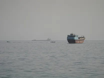 "الناتو" يبحث خيارات دعم حرية الملاحة في مضيق هرمز