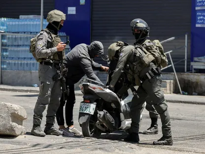 "بتسيلم": إسرائيل تعمل على محو الوجود الفلسطيني في الضفة الغربية