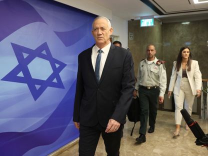 بيني جانتس الوزير في حكومة الطوارئ الإسرائيلية أثناء حضوره اجتماع لمجلس الوزراء في القدس. 23 أكتوبر 2023 - Reuters
