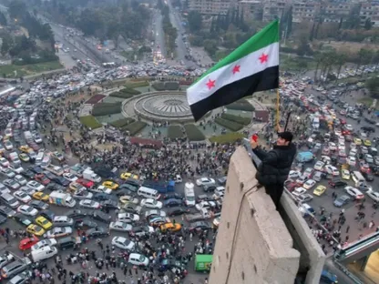 احتفالات في وسط العاصمة السورية دمشق بعد إسقاط نظام الرئيس السابق بشار الأسد. 20 ديسمبر 2024 - AFP