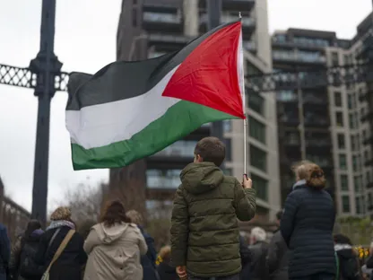 بريطانيا.. ستارمر يلمح إلى فرض قيود على المسيرات المؤيدة لفلسطين