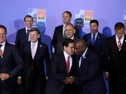 بالتزامن مع محادثات إسطنبول.. اجتماع "غير رسمي" لوزراء الناتو في أنطاليا