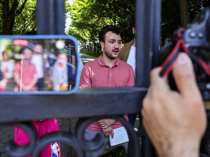 صورة أرشيفية للطالب الفلسطيني محمود خليل خلال احتجاج في جامعة كولومبيا ضد الحرب الإسرائيلية على غزة. نيويورك. 1 يونيو 2024 - Reuters