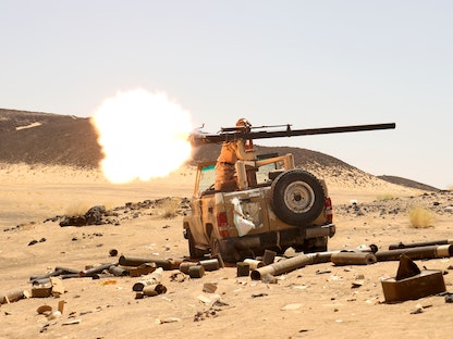 قوات تابعة للحكومة اليمنية خلال مواجهات مع الحوثيين في مدينة مأرب، 21 أبريل 2021 - REUTERS