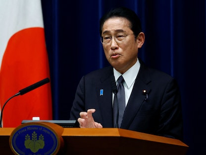 رئيس الوزراء الياباني فوميو كيشيدا خلال مؤتمر صحافي بالعاصمة طوكيو. 4 أغسطس 2023 - REUTERS
