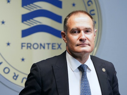 رئيس وكالة الحدود الأوروبية (فرونتكس) فابريس ليجيري بمقر الوكالة بوارسو - 16 نوفمبر 2021 - AFP