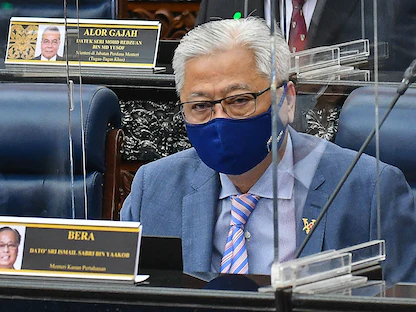 رئيس الوزراء الماليزي الجديد إسماعيل صبري يعقوب خلال جلسة برلمانية أثناء توليه وزارة الدفاع في كوالالمبور - 2 نوفمبر 2020 - AFP