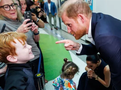 الأمير هاري يتحدث عن "صعوبات الأبوة" خلال زيارة إلى أستراليا