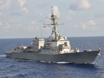 المدمرة الأميركية USS Gravely المزودة بصواريخ موجهة أثناء مناورات في غرب البحر الكاريبي. 25 سبتمبر 2012 - REUTERS