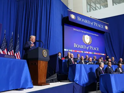 ترمب في مجلس السلام: دعم بالمليارات لغزة ومؤتمر مانحين دولي قريباً