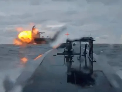 ناقلة تابعة لما يسمى "أسطول الظل" الروسي تتعرض لضربة من زورق بحري مُسير في البحر الأسود. 10 ديسمبر 2025 - Reuters