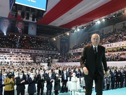 الرئيس التركي رجب طيب أردوغان خلال حضوره مؤتمر حزب العدالة والتنمية في أنقرة - 24 مارس 2021 - REUTERS