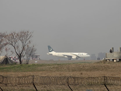 طائرة تابعة للخطوط الجوية الباكستانية - REUTERS