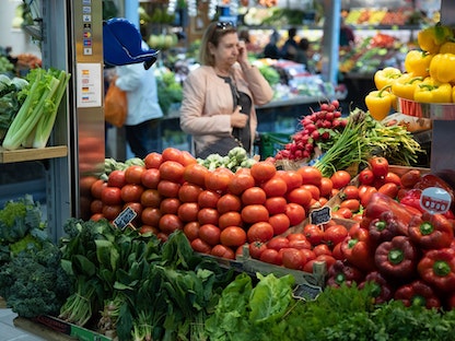 خضروات طازجة داخل سوق أغذية في بالما عاصمة جزيرة مايوركا قبالة الساحل الشرقي لإسبانيا. 30 مارس 2023 - Bloomberg