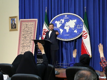 المتحدث باسم الخارجية الإيرانية سعيد خطيب زاده خلال مؤتمر صحافي في طهران - 20 أكتوبر 2020 - Getty Images