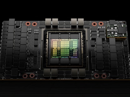 أحدث وحدة معالجة رسومات من Nvidia تم تحسينها للتعامل مع نماذج الذكاء الاصطناعي.  سبتمبر 2022 - via REUTERS