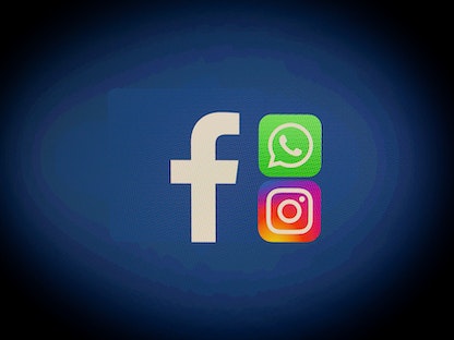  شعارات "فيسبوك" و"واتساب" و"إنستجرام". - REUTERS