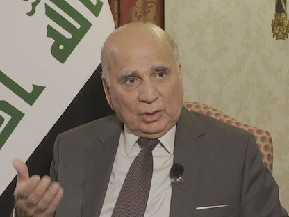 وزير الخارجية العراقي فؤاد حسين خلال مقابلة مع "الشرق" 