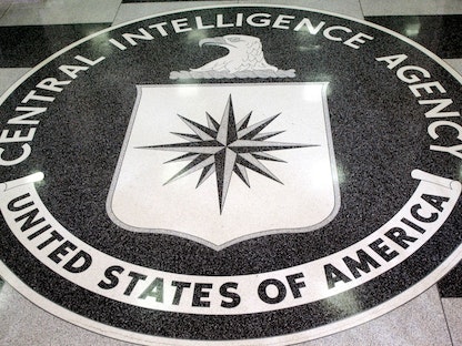 شعار وكالة الاستخبارات المركزية في مقرها الرئيسي بالولايات المتحدة، لانجلي، فيرجينا - REUTERS