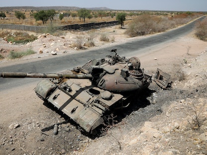 دبابة متضررة في القتال بين الحكومة الإثيوبية وقوات تيغراي - 07 يونيو 2021 - REUTERS