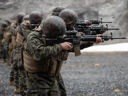 قوات أميركية تشارك في تدريبات "كولد ريسبونس" بالنروج - 13 مارس 2022 - Twitter / @USMC