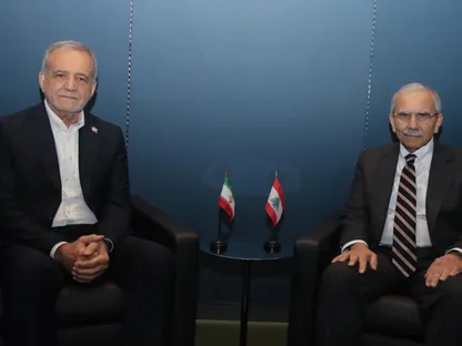 سلام خلال لقائه الرئيس الإيراني: لبنان لا يريد أن يكون ساحة صراعات إقليمية