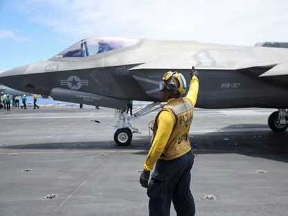 البحرية الأميركية تعلن تحطم مقاتلة F-35 في كاليفورنيا