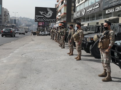 جنود من الجيش اللبناني ينتشرون في مدينة الزوق، 10 مارس 2021 - REUTERS
