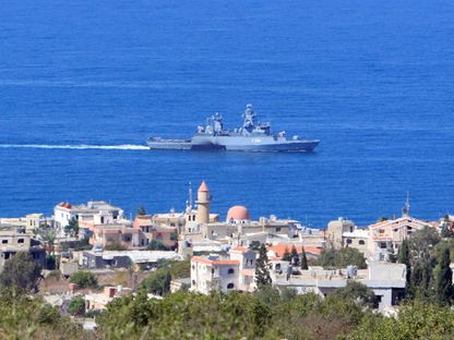 سفينة لقوة الأمم المتحدة لحفظ السلام في جنوب لبنان (يونيفيل) تبحر قبالة بلدة الناقورة المحاذية لإسرائيل - 14 أكتوبر 2020 - REUTERS