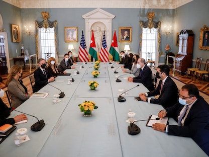 وزير الخارجية الأردني أيمن الصفدي خلال لقائه وزير الخارجية الأميركي أنتوني بلينكن في واشنطن العاصمة، في 13 يناير 2022 - REUTERS
