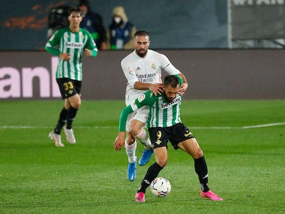 داني كارفاخال مدافع ريال مدريد في مباراة بيتيس - REUTERS