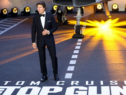 الممثل الأميركي توم كروز يصل إلى العرض الأول لفيلم Top Gun: Maverick في لندن، بريطانيا. 19 مايو 2022. - REUTERS