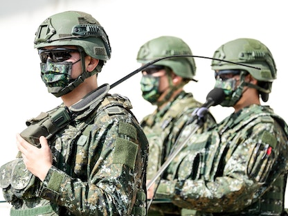 جنود تايوانيون خلال مناورات عسكرية في مقاطعة هسينشو - 19 يناير 2021 - Bloomberg