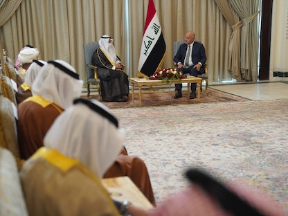 الرئيس العراقي برهم صالح مستقبلاً الأمين العام لمجلس التعاون لدول الخليج العربية نايف الحجرف - الشرق