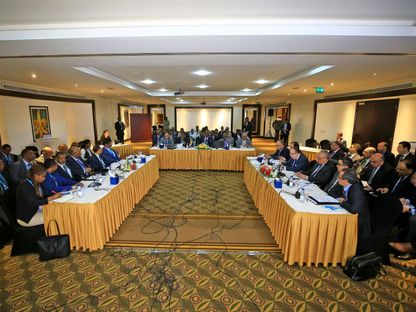 وفود مصر وإثيوبيا والسودان في مفاوضات بشأن سد النهضة في العاصمة السودانية الخرطوم يوم 21 ديسمبر 2019. - AFP