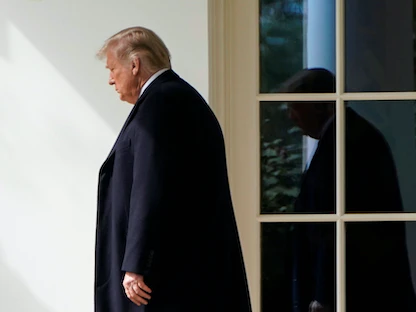 الرئيس الأميركي دونالد ترمب في البيت الأبيض  - REUTERS