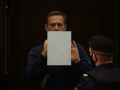 المعارض الروسي أليكسي نافالني يحضر جلسة المحاكمة في موسكو - REUTERS