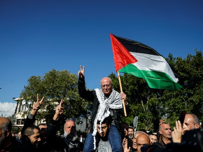 الأسير الفلسطيني كريم يونس يصل قريته عارة- 5 يناير 2023 - REUTERS
