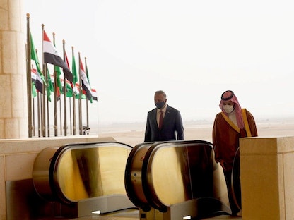 ولي العهد السعودي الأمير محمد بن سلمان خلال استقباله رئيس الوزراء العراقي مصطفي الكاظمي في الرياض - REUTERS