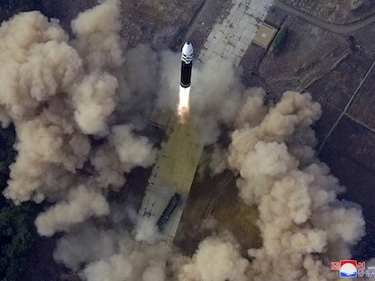 صورة لإطلاق الصاروخ الباليستي العابر للقارات في كوريا الشمالية - REUTERS