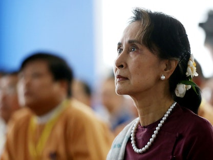 الزعيمة المدنية البورمية السابقة أونج سان سو تشي خلال حفل افتتاح مركز يانغون للابتكار في يانغون، 17 يوليو 2019 - AFP