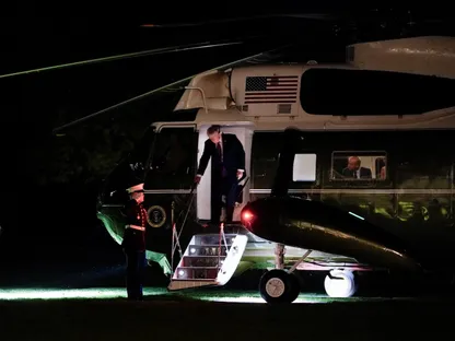 ترمب يهدد بـ"إلقاء القنابل مجدداً" على إيران: أريد اتفاقاً بحلول الأربعاء