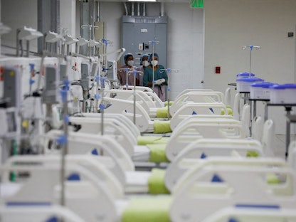 أطقم طبية في وحدة للعناية المركزة فارغة في مستشفى السلفادور- 3 يناير 2022 - REUTERS