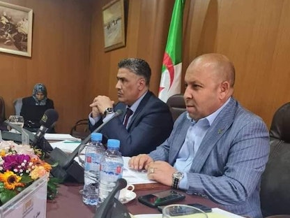 النائب في البرلمان الجزائري عبد الناصر عرجون (يمين) - صفحة النائب في "فيسبوك"