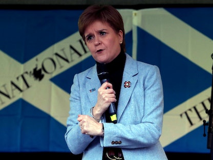 رئيسة وزراء اسكتلندا، نيكولا ستورجن، تتحدث خلال مسيرة مؤيدة لاستقلال بلادها عن بريطانيا، غلاسكو، اسكتلندا - REUTERS