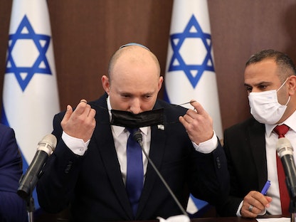 رئيس الوزراء الإسرائيلي نفتالي بينيت خلال جلسة لمجلس الوزراء في القدس - 4 يوليو 2021 - AFP