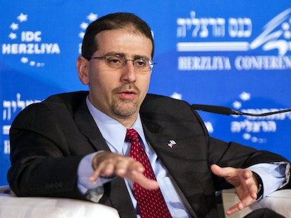 السفير الأميركي السابق لدى إسرائيل دانيال شابيرو يلقي خطاباً في هرتسيليا - 13 مارس 2013 - AFP
