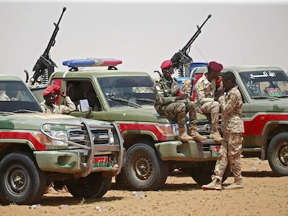 عناصر من الجيش السوداني في قاعدة حجر العسل بولاية نهر النيل - 29 سبتمبر 2020. - AFP